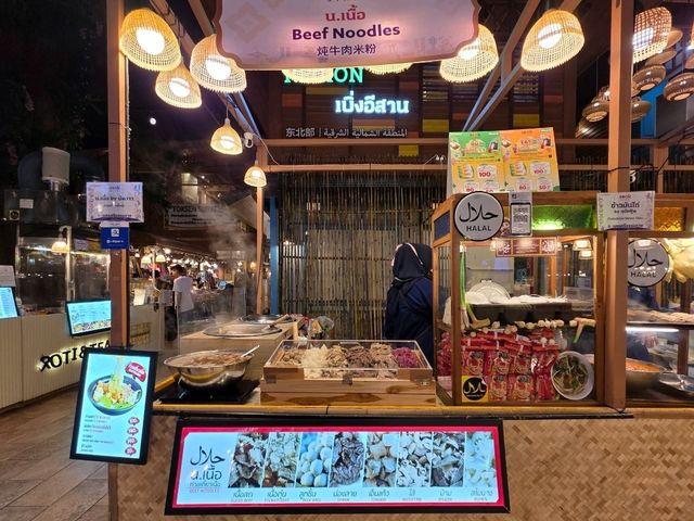 ก๋วยเตี๋ยวเนื้อเข้มๆ ที่เนื้อละลายในปาก