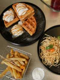 The RUD Café & Bistro— rustic and industrial-inspired interior