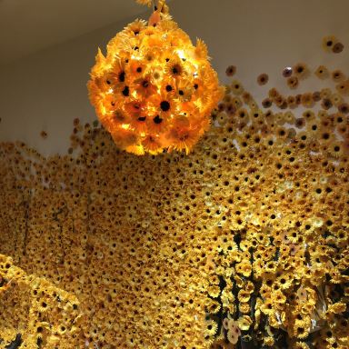アスティエ　草間弥生　オーナメント 2026年 草間彌生美術館展示会おすすめ| Trip Moments