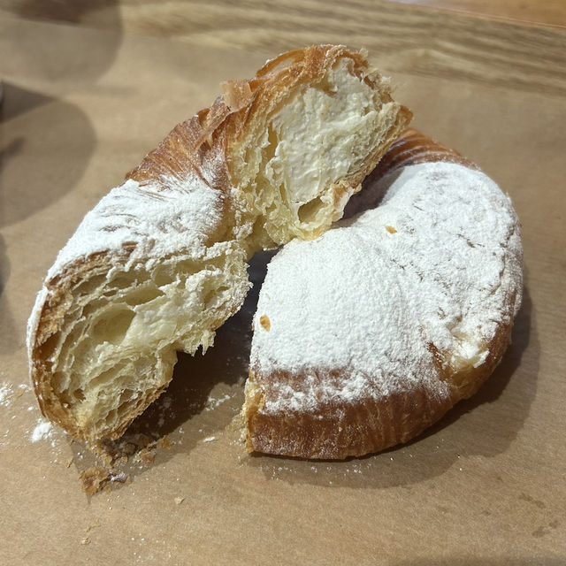 【🇰🇷：東大門】朝から営業！クロワッサンベーグル🥯