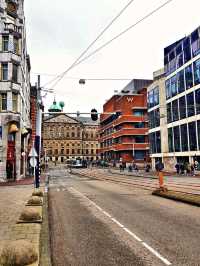 This is one of the iconic tourist spot in Amesterdam, Always busy regardless if it is day or night