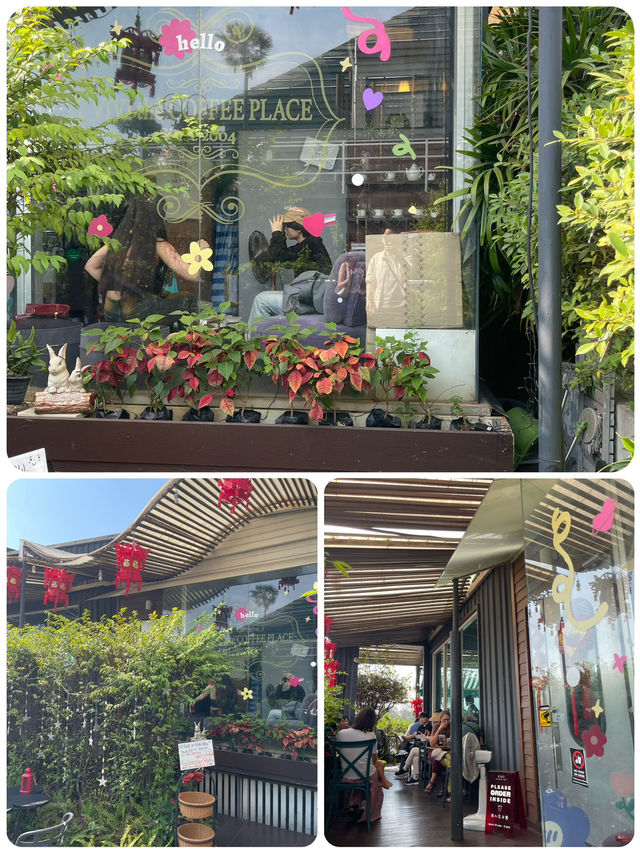 坐在這個cafe位置看鄭王廟很美