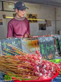 Time Slows Down: A Peaceful Spring Walk in Baisha Old Town