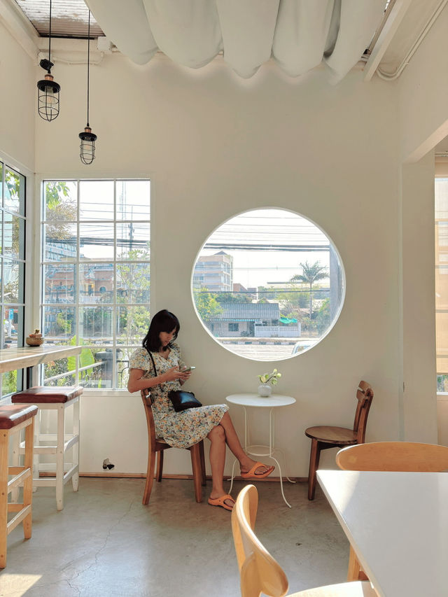 Rin cafe คาเฟ่สวยๆบรรยากาศในสวน ที่นครนายก