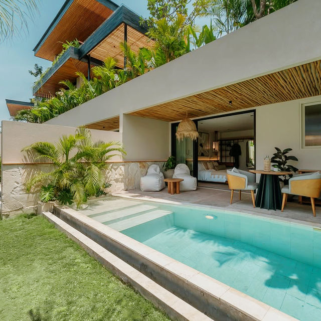 A Vibrant Escape Where Tropical Bliss Awaits