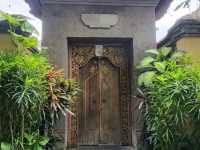“The Trans Resort Bali in Seminyak:Seminyak’s Luxurious Oasis of Elegance”