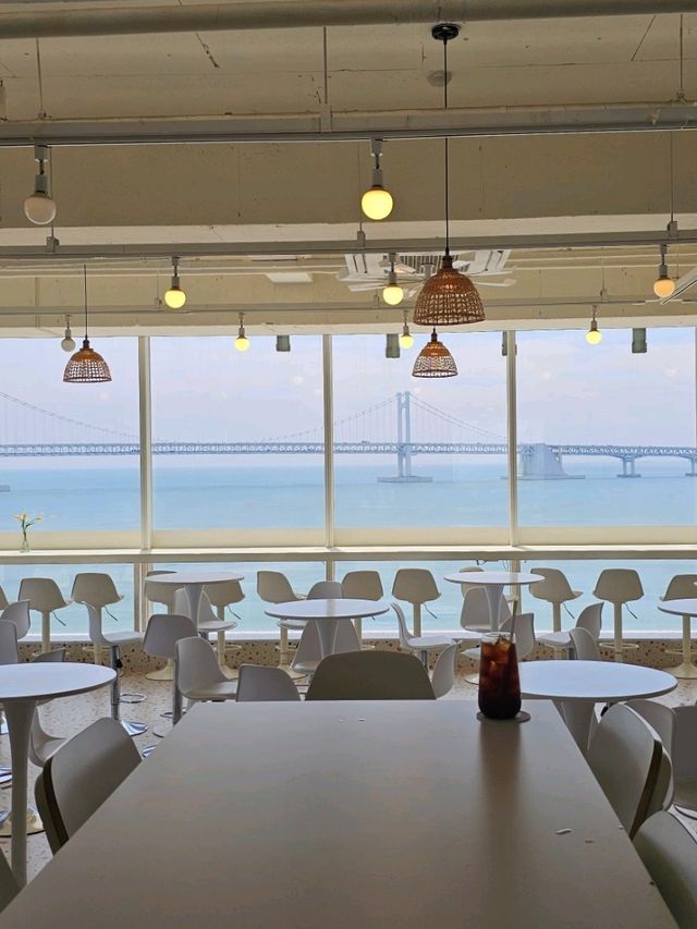 광안대교 보면서 데이트하기 좋은 카페