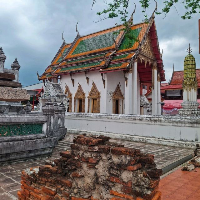 สักการะหลวงพ่อสุโขทัยที่นนทบุรี