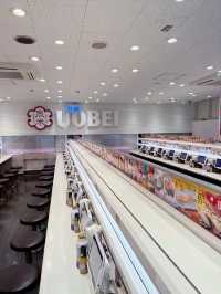 ทานซูชิสายพานที่ Genki Sushi