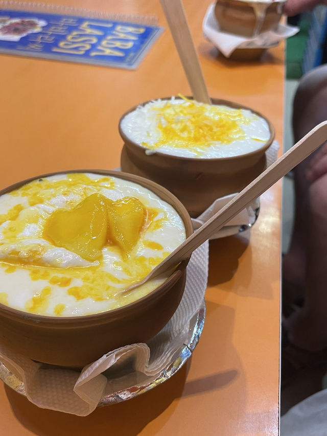 【インド】ガンジス川を訪れよう🌅 美味しいラッシー店も紹介！✨