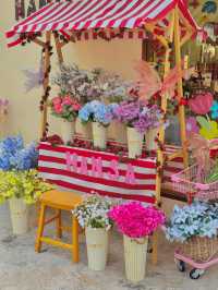 คาเฟ่ดอกไม้และร้านอาหารฟีลครอบครัวในสวน 🌸🌷