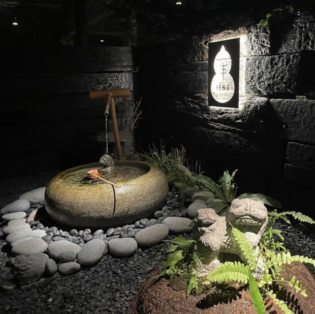 Where seafood tanks meet teppan