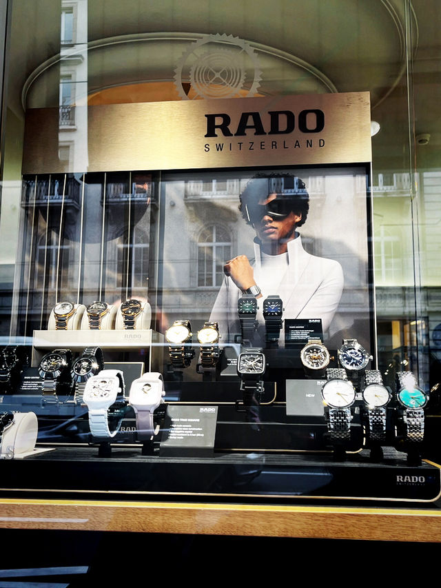 Summer Chic: A Stylish Shopping Day in Zurich