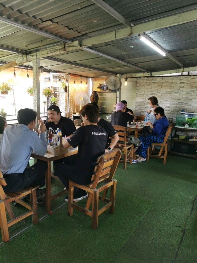 เฮียเต้ กินอร่อย ร้านตามสั่งสไตล์จีน
