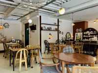 CAFE LUNA