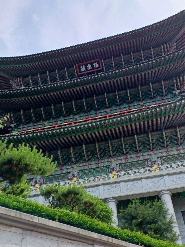 가족 나들이로 여유롭게 둘러보기 좋은 사찰