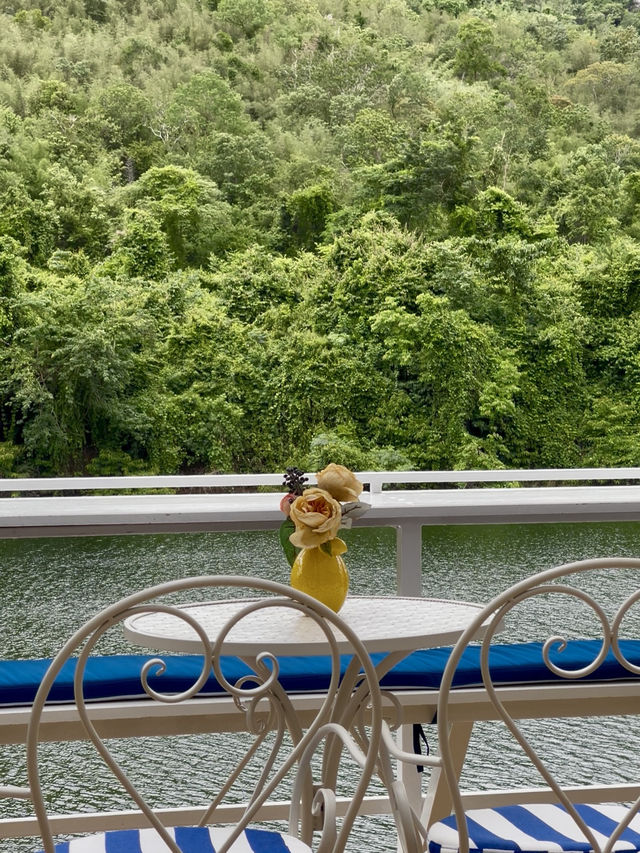 Raft Dara Cafe คาเฟ่ริมน้ำศรีสวัสดิ์ กาญจนบุรี 
