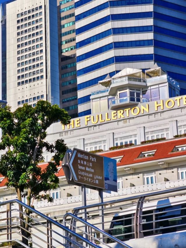 🦁📸 “Where the Lion Roars and the City Shines!” – Merlion Park