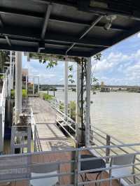 On The River Cafe ปทุมธานี