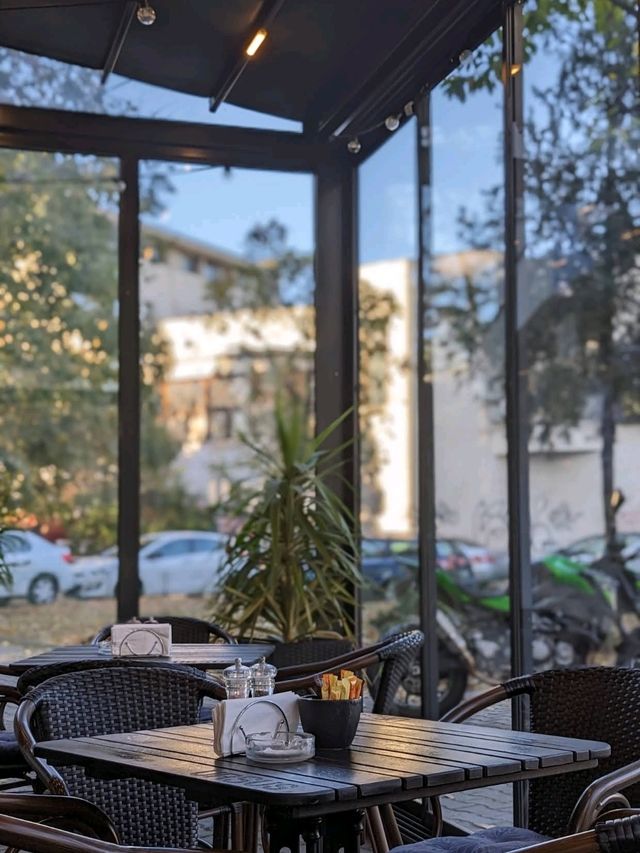 부저우의 도시적 우아함: Magnolia Urban Cafe