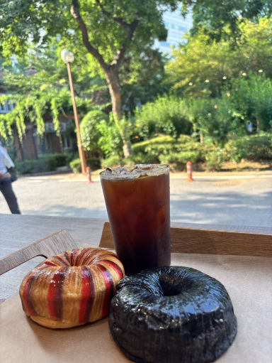 Stoke on Trent 菓器 🇰🇷東大門 WAGLE WAGLE BAKE SHOP | Trip.com ソウル