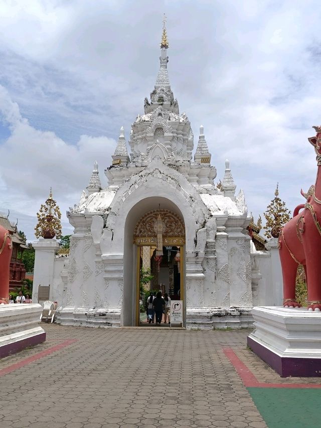 พระธาตุหริภุญชัย...จังหวัดลำพูน
