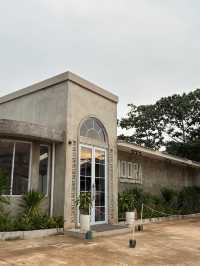 Moora Eatery: Batam’s Lakeside Flavor Haven