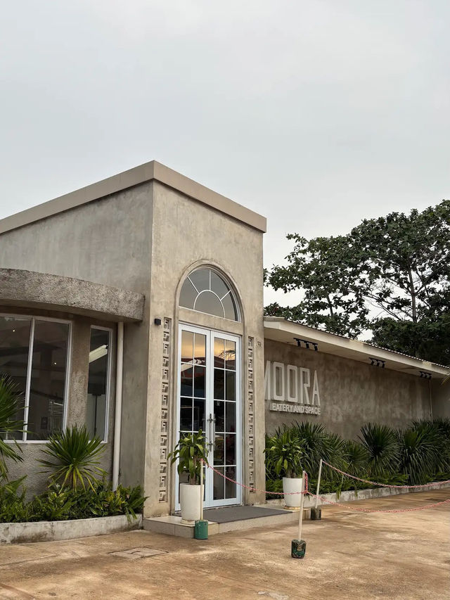 Moora Eatery: Batam’s Lakeside Flavor Haven