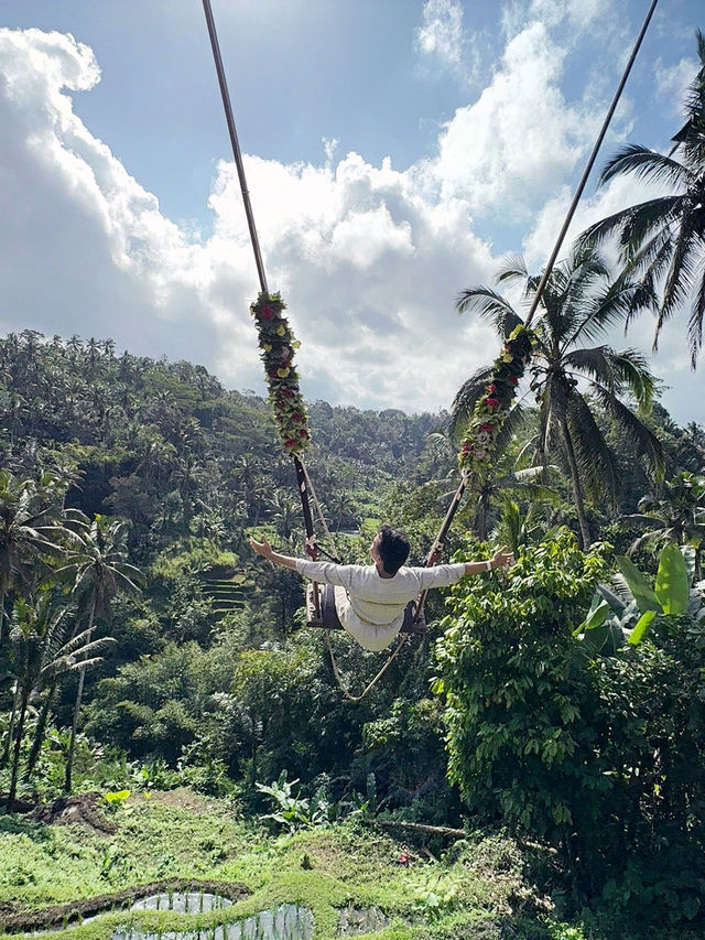 🌸 High Above Bali: My Visit to Happy Swing
