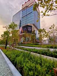 บรรยากาศสวนสวยตึกพาเหรด