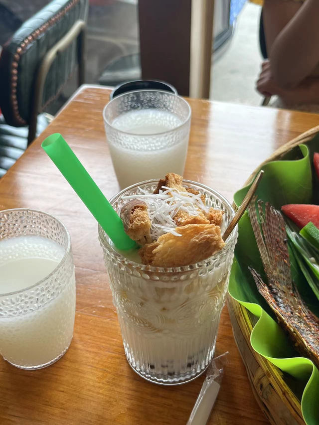 🌸 Chill & Chew in Dali — A Half-Day Food & Culture Walk