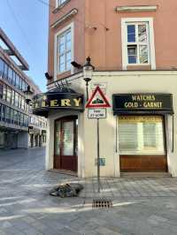 MEETING BRATISLAVA’S MOST FAMOUS STATUES!
