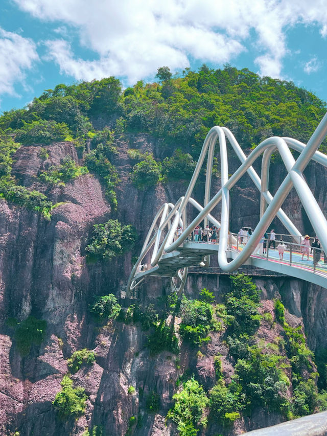 ภูเขาแห่งความฝัน 沉賢柱 ที่ ไถโจว มณฑลเจ้อเจียง ภูเขาแห่งความฝัน 沉賢柱 ที่ ไถโจว มณฑลเจ้อเจียง