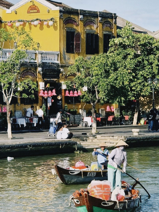 🌸 Hoi An – Timeless Charm by Day & Magical Glow by Night 🏮  🌸 Hoi An – Timeless Charm by Day & Magical Glow by Night 🏮
