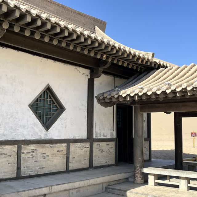 🌙 Where the Desert Holds the Moon — Crescent Lake in Dunhuang
