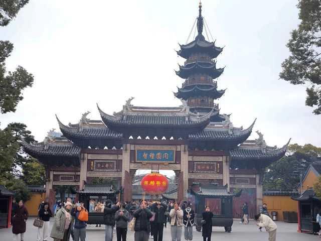 Longhua Temple 