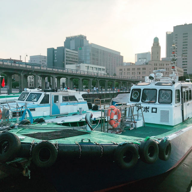 横浜　波を描く屋上と海景色に包まれて — 横浜大さん橋で過ごす自由時間