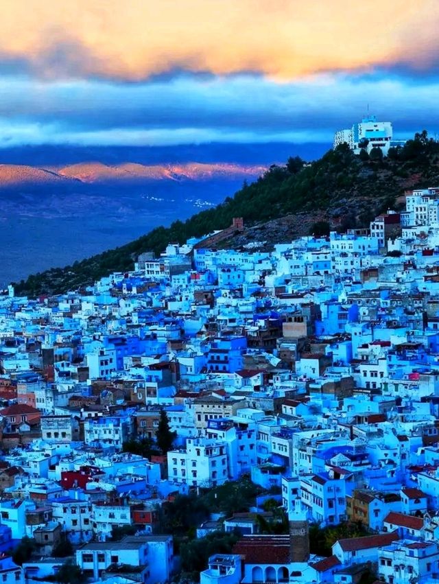 Wandering the Blue Alleys – The Magic of Chefchaouen 💙