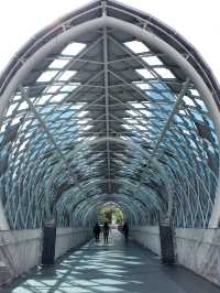 จุดถ่ายภาพสะพานสวยแปลกตา Saloma Link Bridge