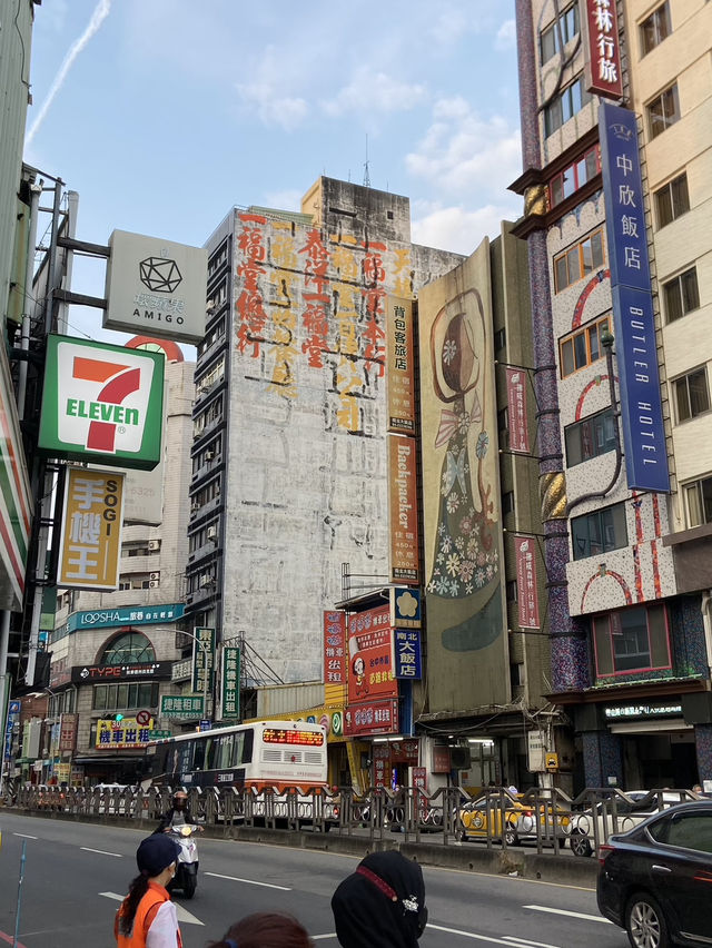 Taichung's Afternoon Charm: A Cultural Stroll Taichung's Afternoon Charm: A Cultural Stroll