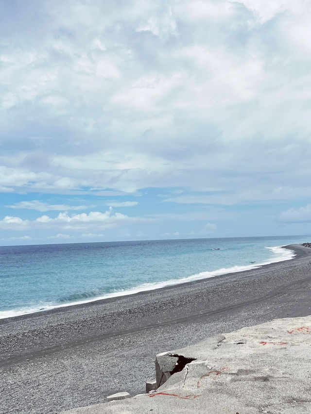 🌊 Tairan Coastline: Where Azure Skies Meet Endless Blue! ☁️