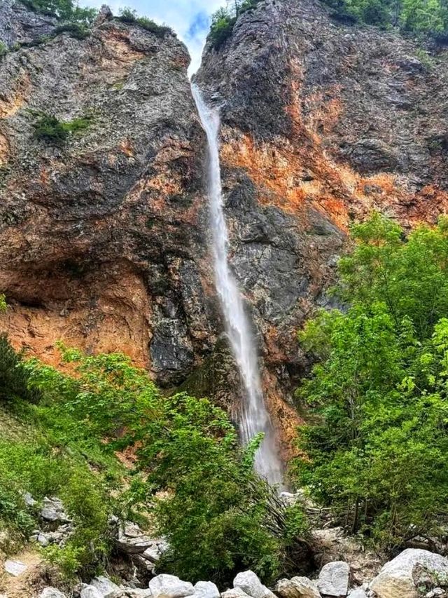 💦 Rinka Waterfall – The Crown Jewel of Slovenia’s Logar Valley