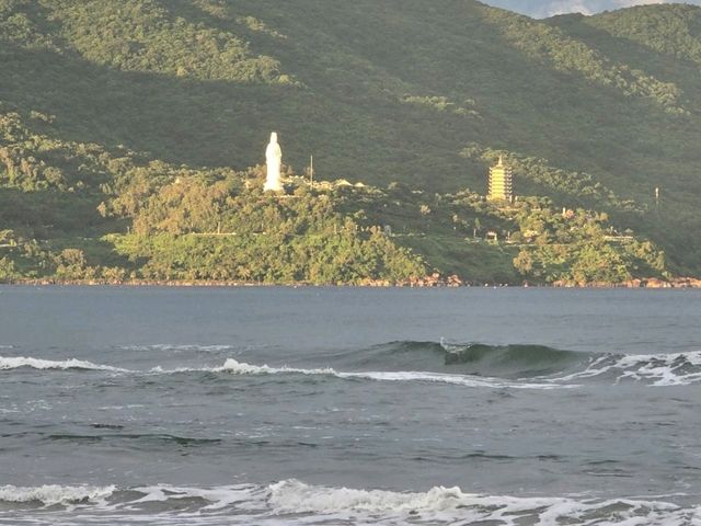 베트남 다낭 미케비치의 아름다운 일몰 베트남 다낭 미케비치의 아름다운 일몰