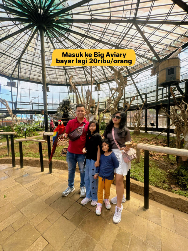 Budget Main di Lembang Park Zoo