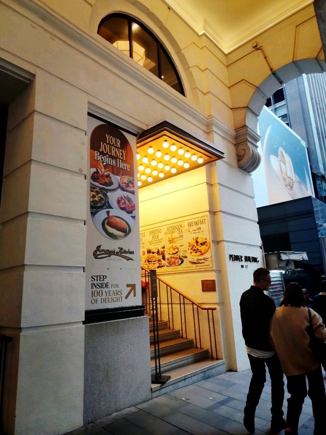 罅縫中的西伯利亞皮草大廈和Chocolux📸 罅縫中的西伯利亞皮草大廈和Chocolux📸