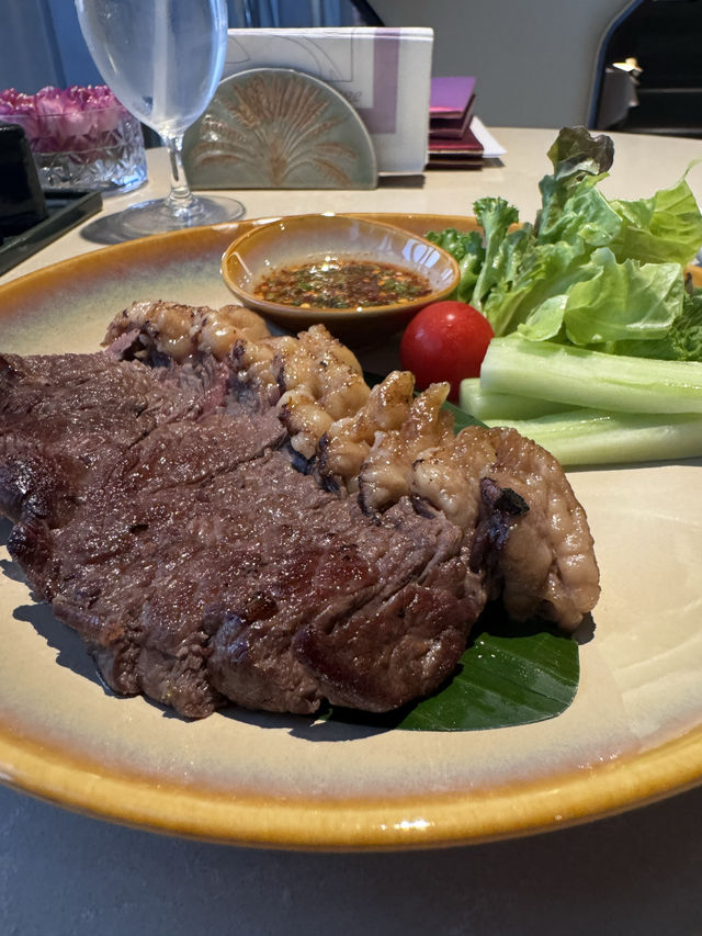 👑 รีวิว Royal First Lounge การบินไทย สนามบินสุวรรณภูมิ — อย่าพลาดเด็ดขาด อาหารบริการดีสุดๆ😁