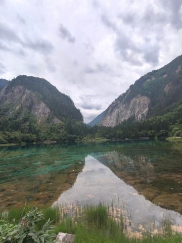 Perjalanan Tak Terlupakan ke Jiuzhaigou, Tiongkok – Surga Dunia yang Gak Bakal Terlupakan