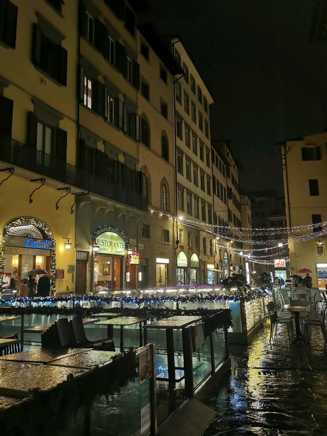 rainy christmas in florence! ✨