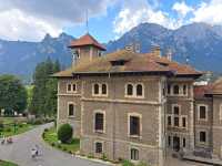 The famous Cantacuzino Castle 🇷🇴