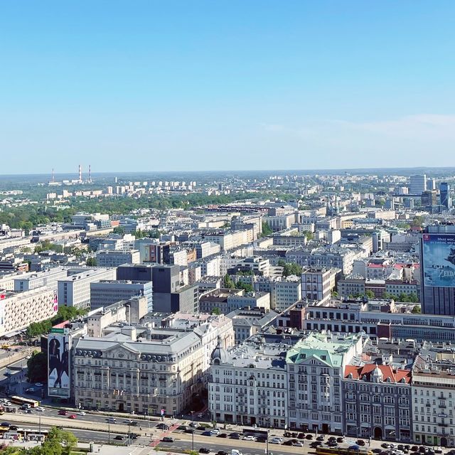 【ポーランド🇵🇱/ワルシャワ市街を一望できる文化科学宮殿の展望テラス】